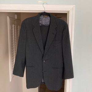 100% Wool pinstriped men’s suit